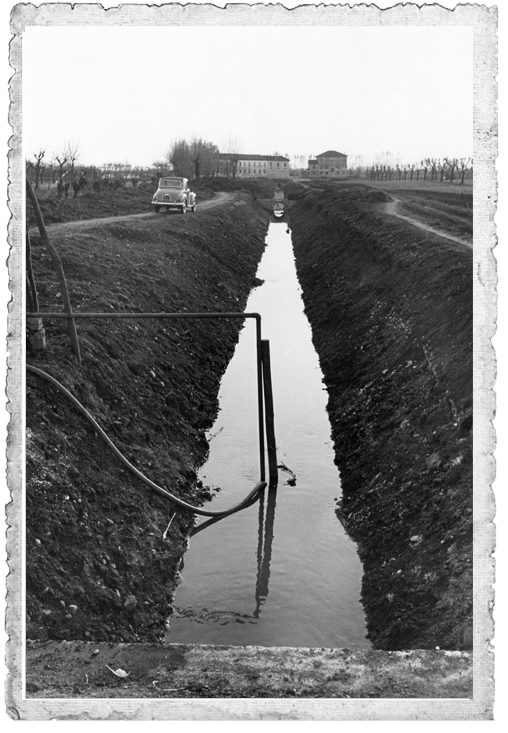 Antica Foto dello stabile bianco e nero Agriturismo Arneroni